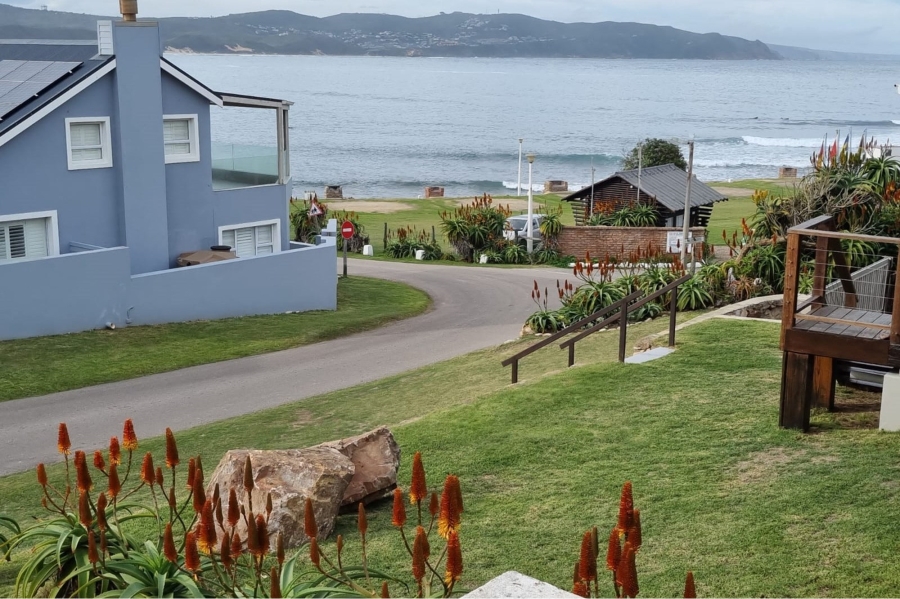 4 Bedroom Property for Sale in Buffalo Bay Western Cape